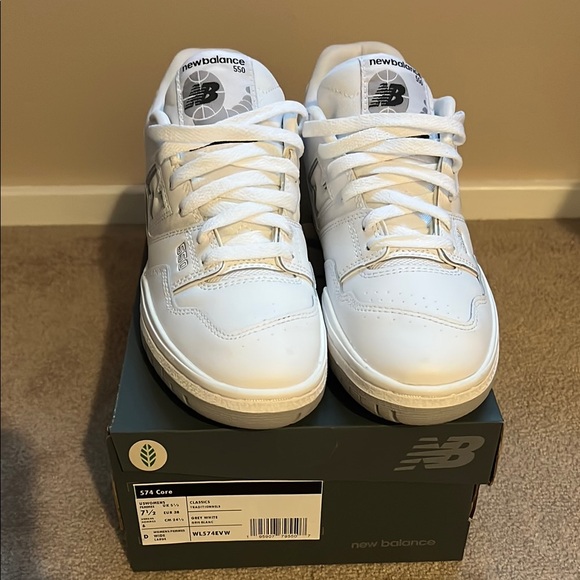 New Balance White and Gray Women's 550s - Picture 4 of 4